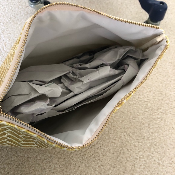 ❄️❄️Gold Glitter makeup/ travel Bag - Picture 7 of 7